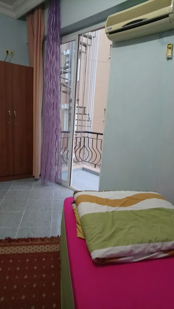 Standard Tek Büyük veya İki Ayrı Yataklı Oda, Sigara İçilebilir, Avlu Manzaralı