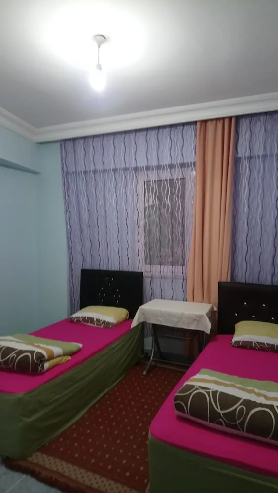 Standard Tek Büyük veya İki Ayrı Yataklı Oda, Sigara İçilebilir, Avlu Manzaralı