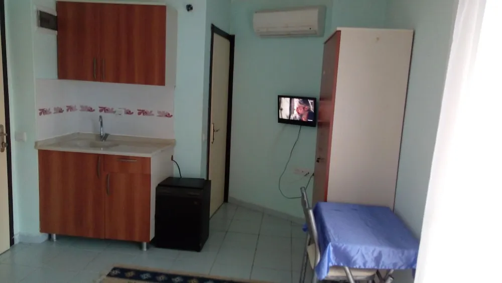 Standard Tek Büyük veya İki Ayrı Yataklı Oda, Sigara İçilebilir, Avlu Manzaralı