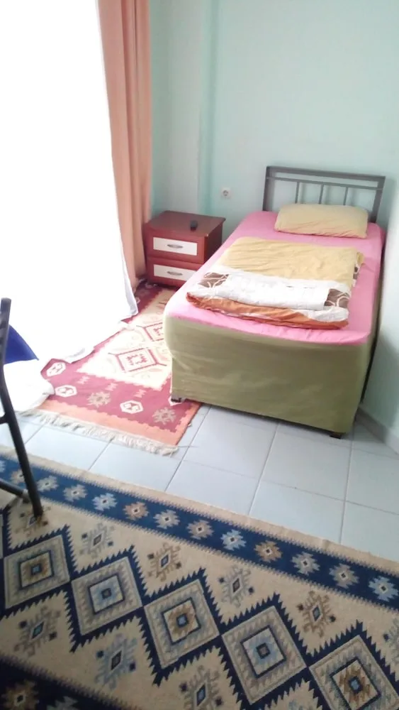 Comfort Tek Büyük veya İki Ayrı Yataklı Oda, 1 Tek Kişilik Yatak, Sigara İçilebilir, Bahçe Manzaralı