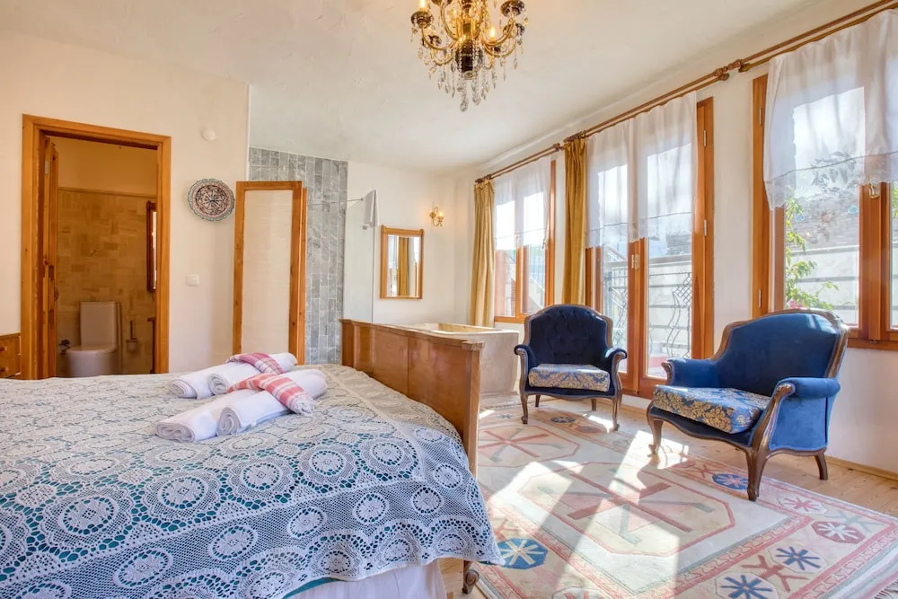 Deluxe Tek Büyük Yataklı Oda (Mistik)