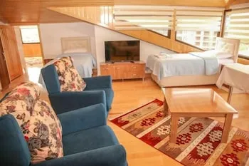 Royal Inn Seza Residence