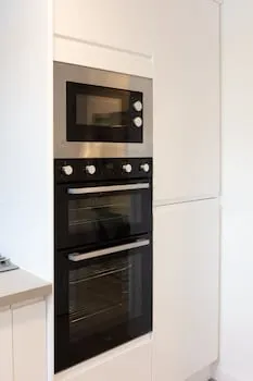 9A Millbrae - Donnini Apartments