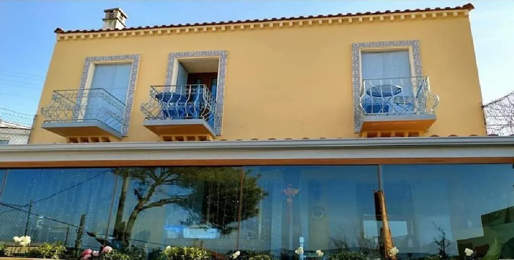 Konaklama yerinin ön cephesi