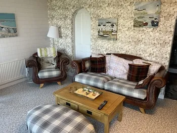 Stunning 2-bed Cottage Countryside Outside Ayr