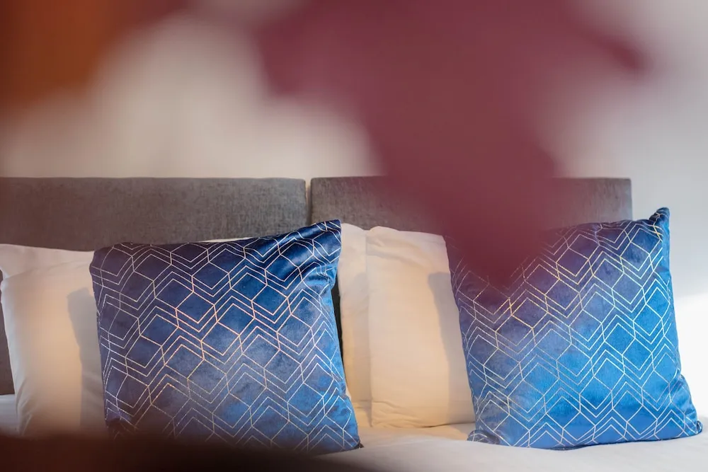 Millbrae Residence - Donnini Apartments