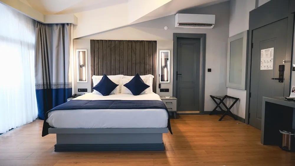 Superior Room French Bed Sea View