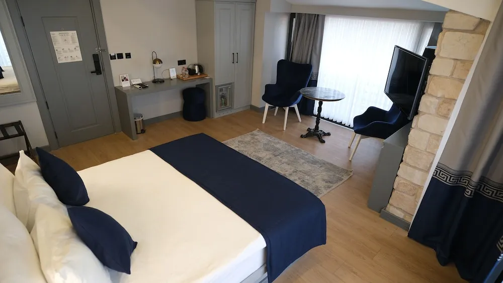 Superior Room French Bed Sea View