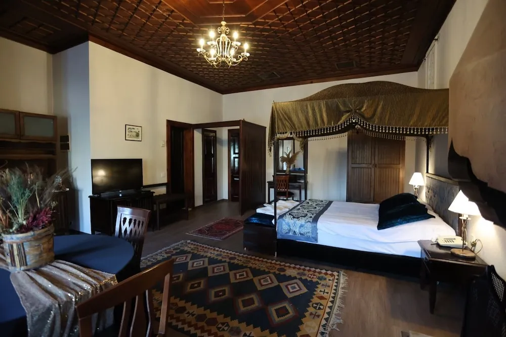 Luxury Oda, 1 Büyük (Queen) Boy Yatak