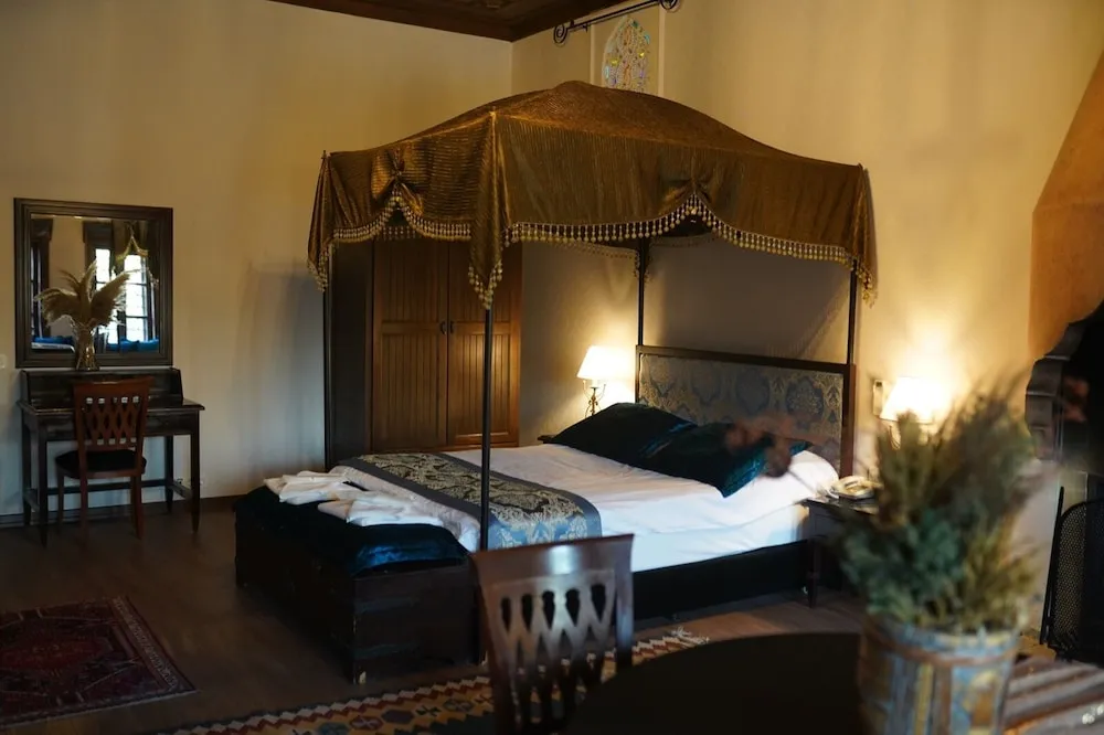 Luxury Oda, 1 Büyük (Queen) Boy Yatak