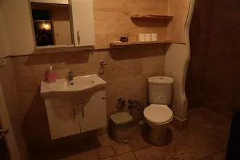 Kayserkaya Cottages & Camping