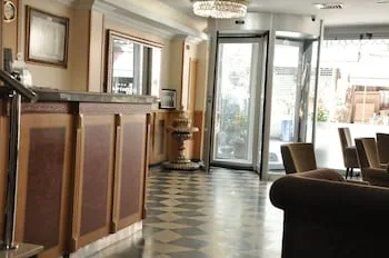 Grand Papirus Hotel