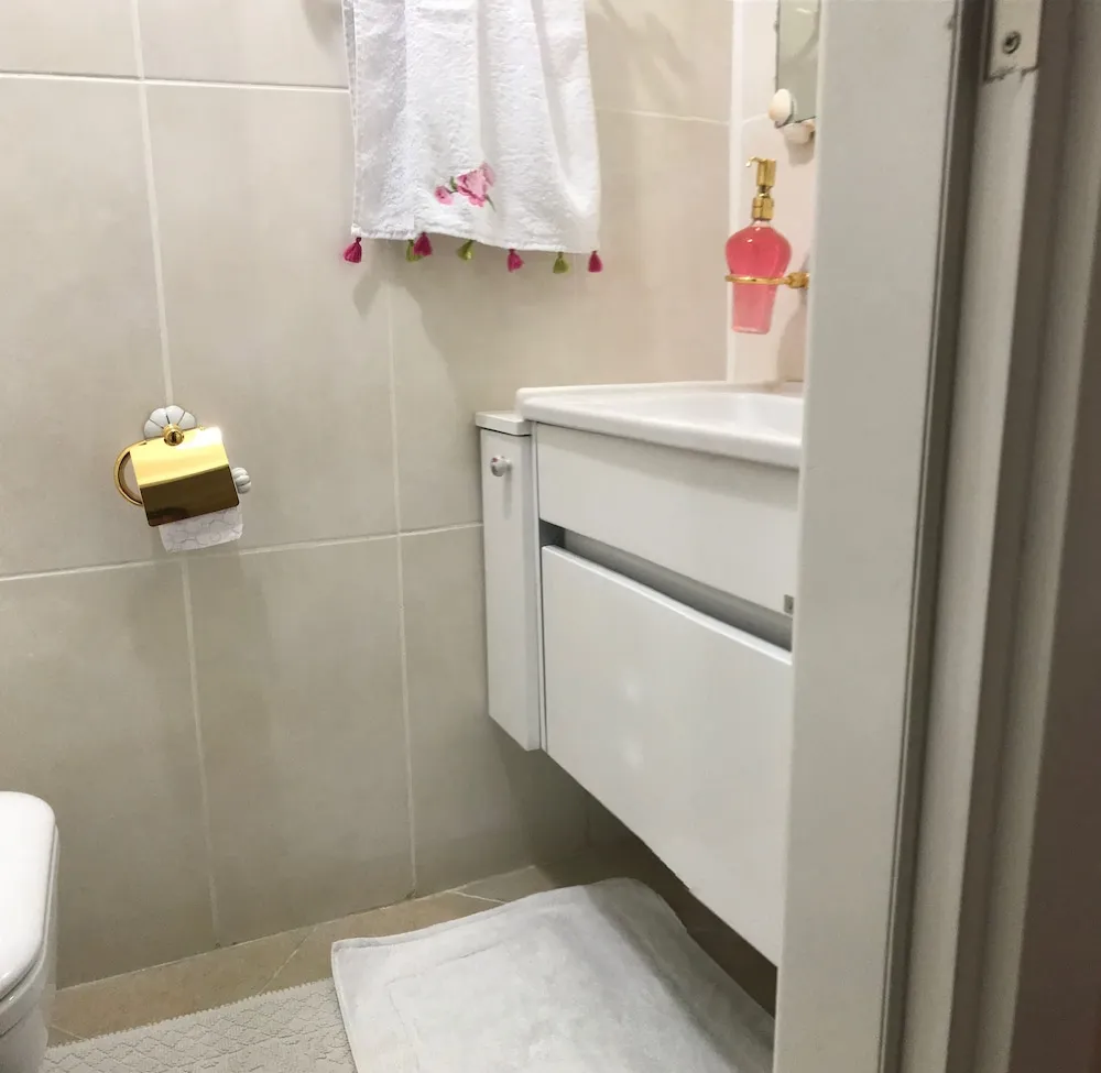 Romantic Apart Daire, Zemin Kat