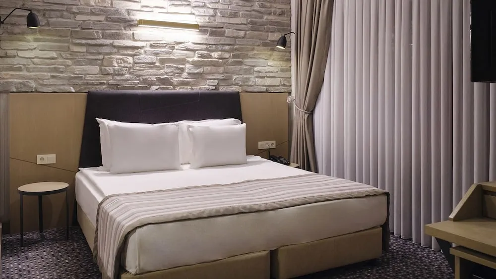 Deluxe Tek Büyük Yataklı Oda, Teras, Nehir Manzaralı