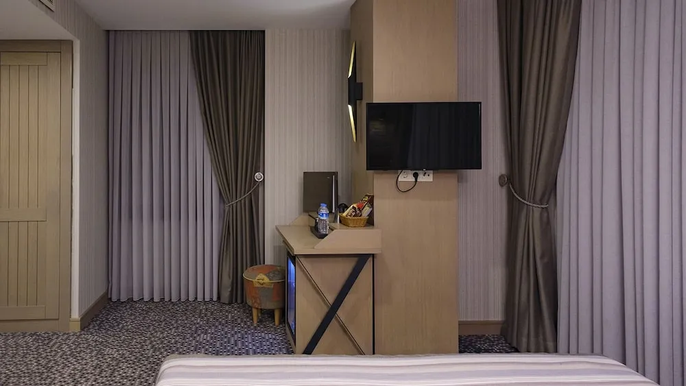 Deluxe Tek Büyük Yataklı Oda, Teras, Nehir Manzaralı
