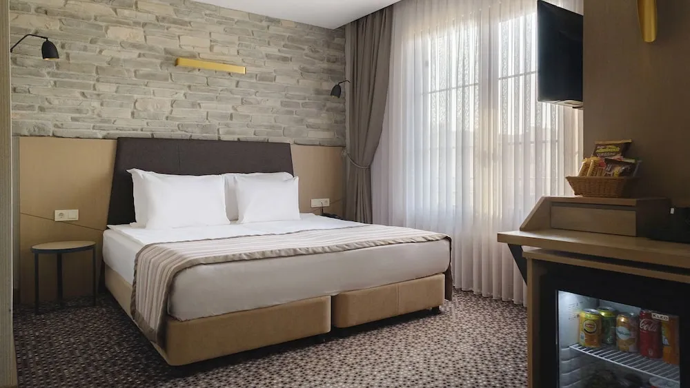 Deluxe Tek Büyük Yataklı Oda, Teras, Nehir Manzaralı
