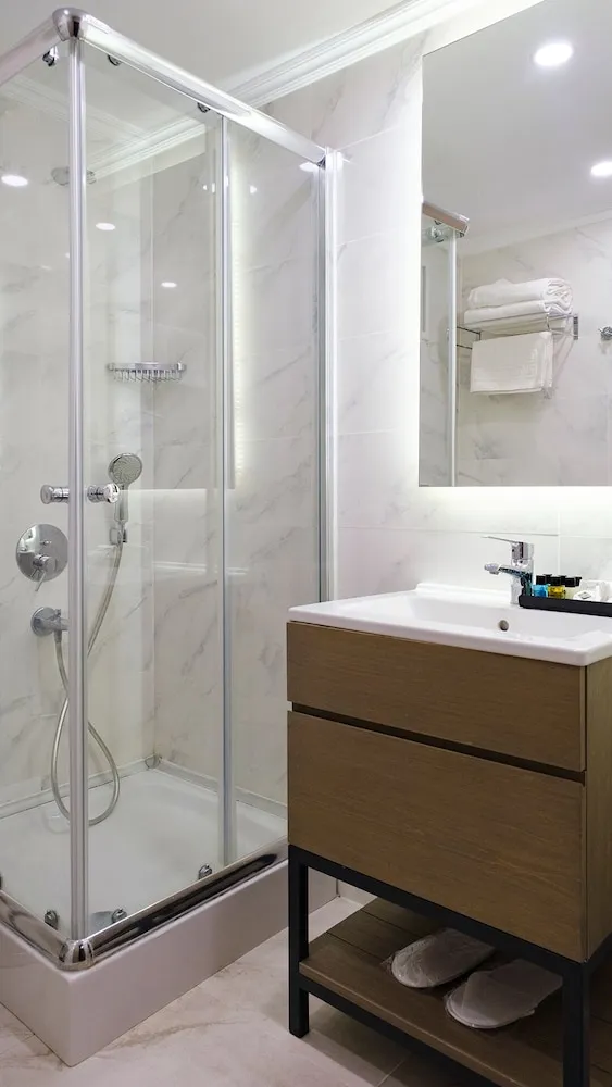 Deluxe Tek Büyük Yataklı Oda, Teras, Nehir Manzaralı