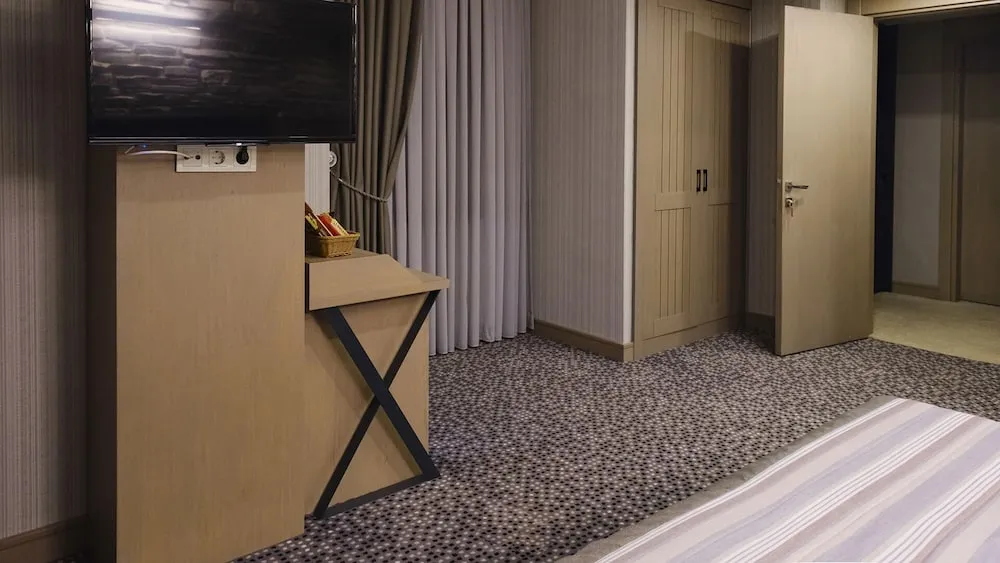 Deluxe Tek Büyük Yataklı Oda, Teras, Nehir Manzaralı