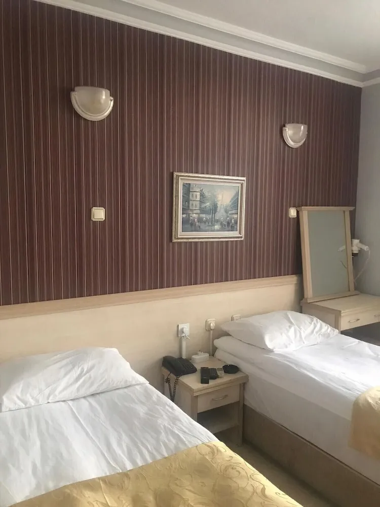 Standard Tek Büyük veya İki Ayrı Yataklı Oda