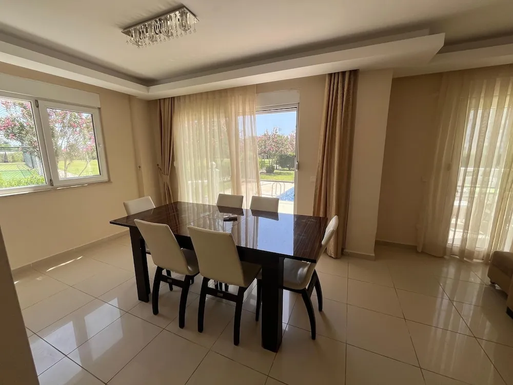 Family Villa, 4 Yatak Odası, Havuz Manzaralı, Havuz Kenarı