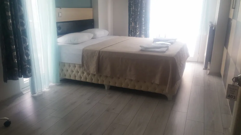 Tek Büyük Yataklı Oda
