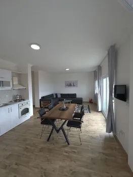 Apex Apart Suites