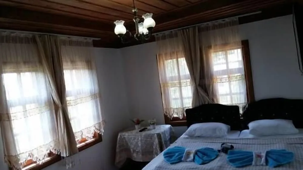 Ortak Ranzalı Oda, Sadece kadınlar için