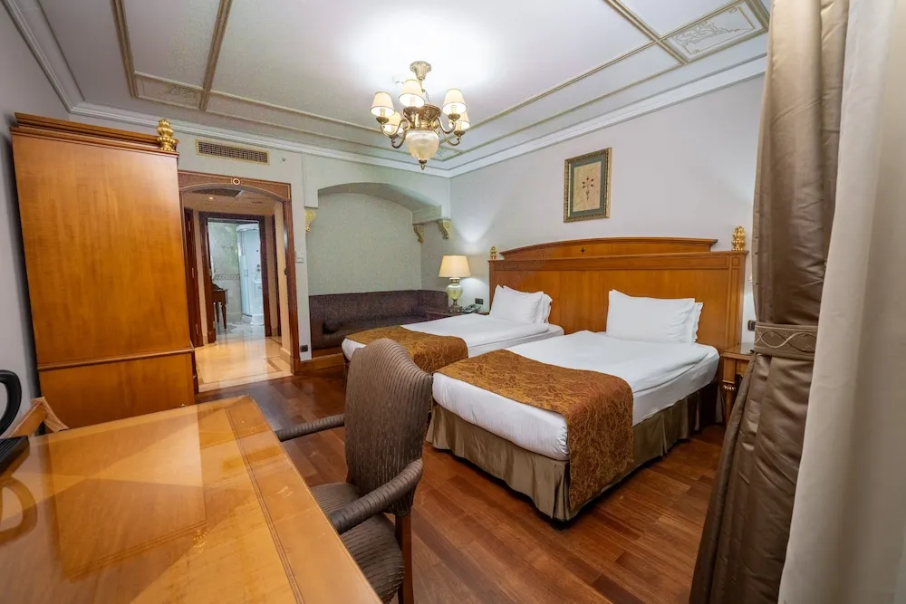 Delux Connectined Room