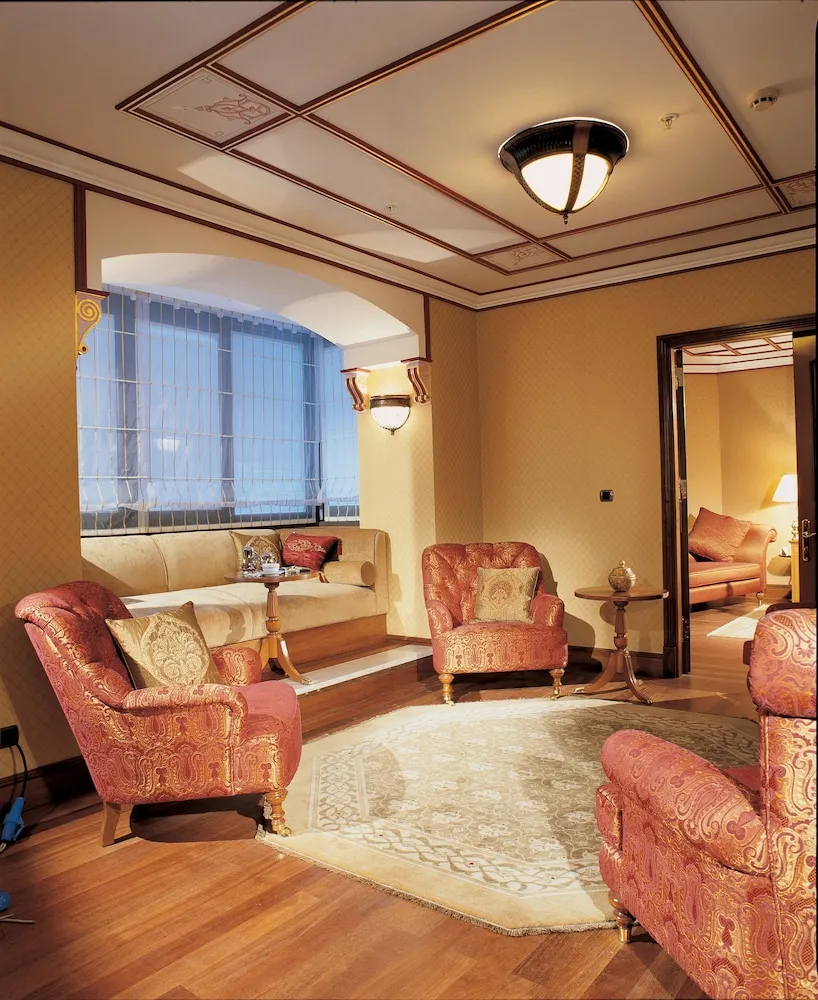Delux Connectined Room