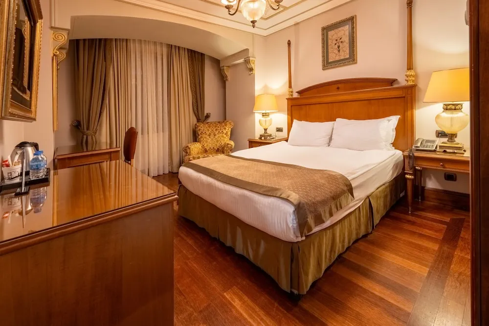 Delux Connectined Room