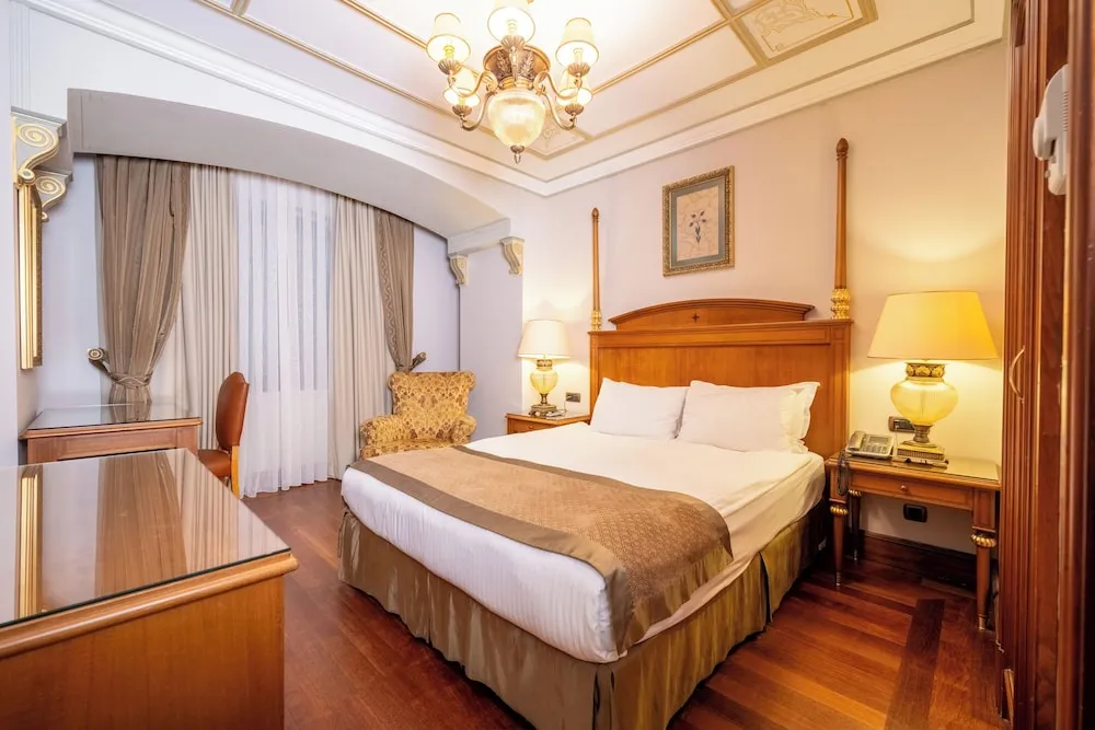 Delux Connectined Room