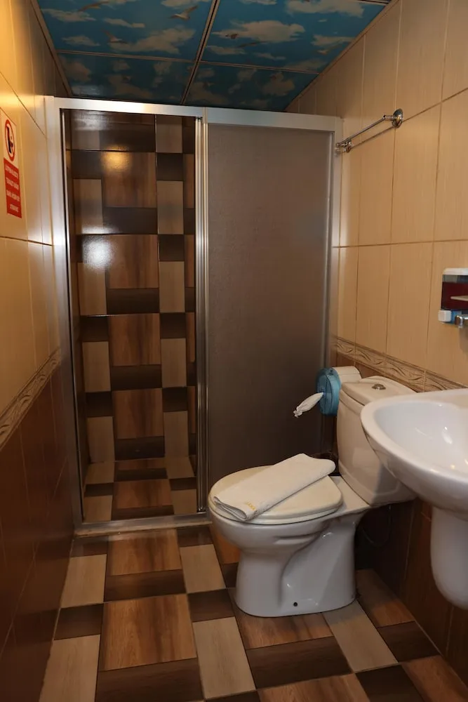 Standard Tek Büyük veya İki Ayrı Yataklı Oda