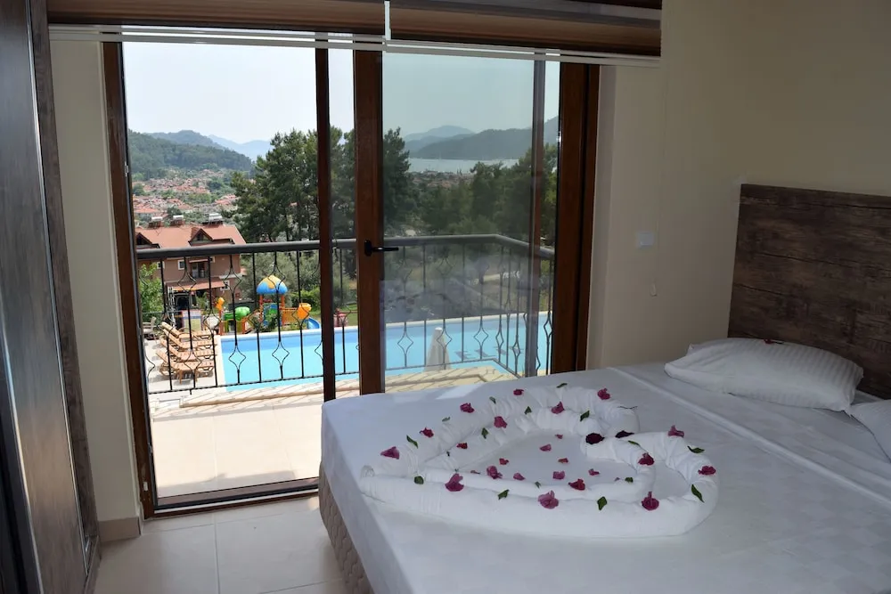 Deluxe Dört Kişilik Oda