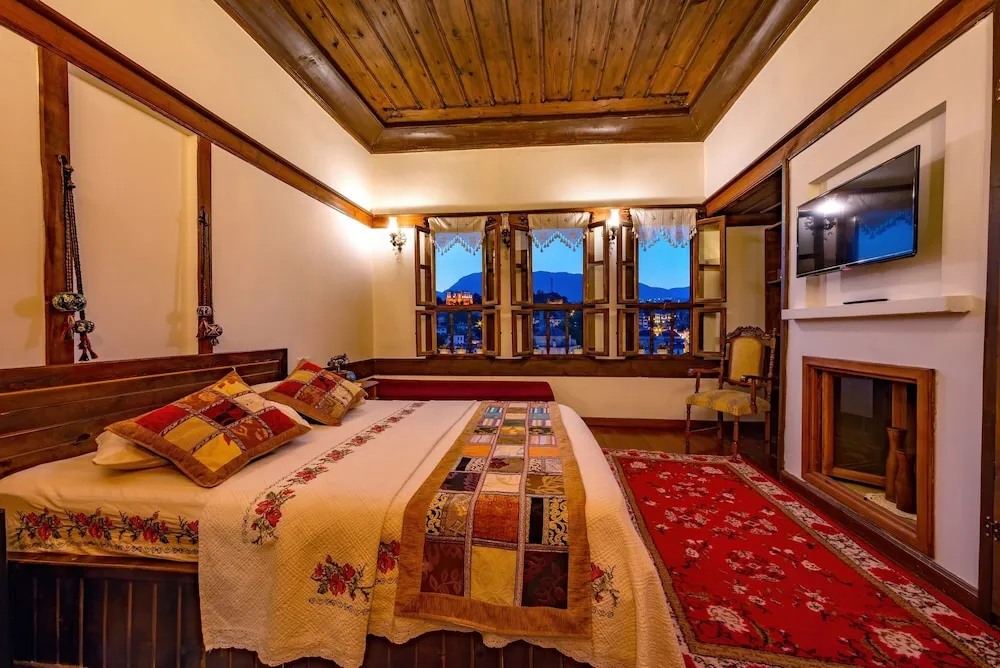 Superior Oda, Şehir Manzaralı