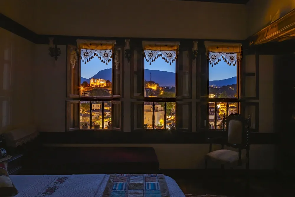 Superior Oda, Şehir Manzaralı