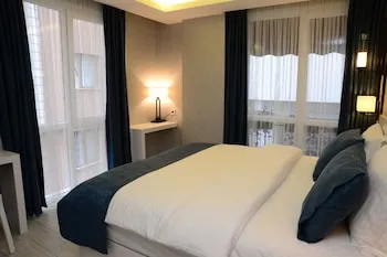 Gardenya Suit Hotel