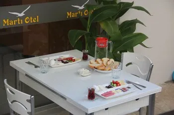 Marti Hotel