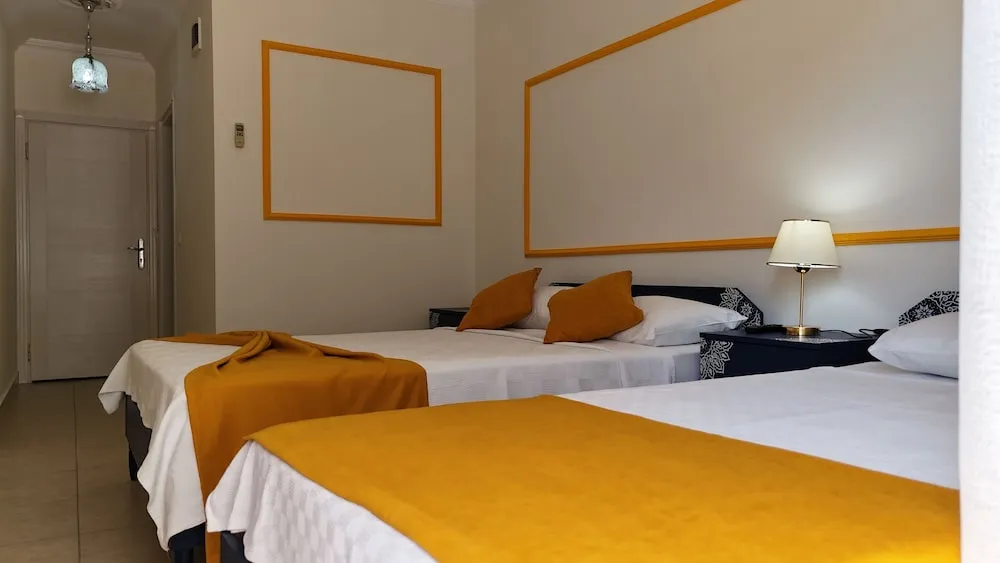 Standard Üç Kişilik Oda, Kısmi Deniz Manzaralı