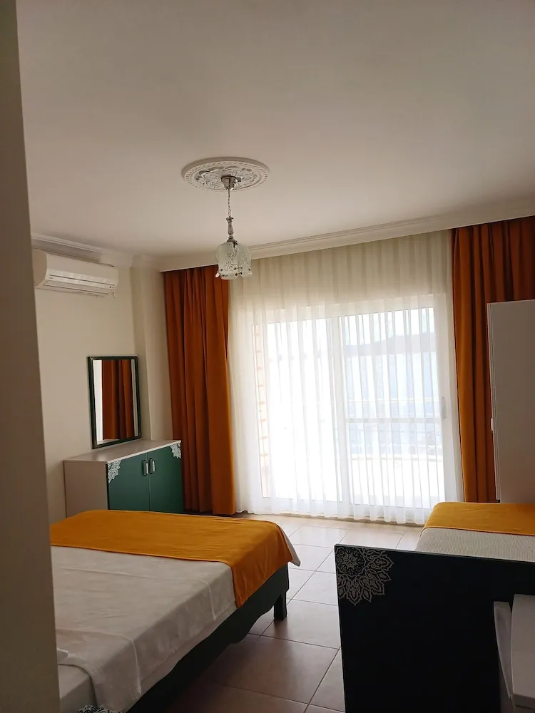Standard Üç Kişilik Oda, Deniz Manzaralı