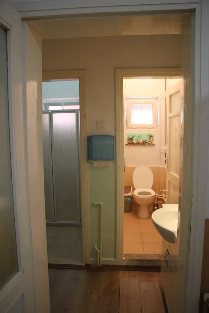 Standard İki Ayrı Yataklı Oda, Ortak Banyo