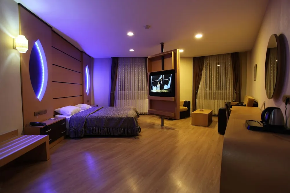 Deluxe Tek Büyük veya İki Ayrı Yataklı Oda