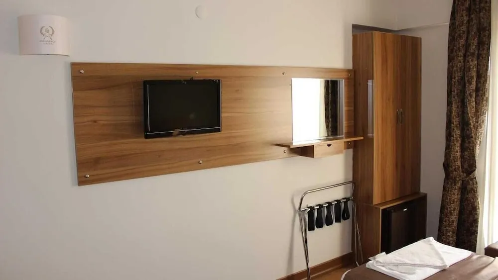 Büyük Yataklı Tek Kişilik Oda, Sigara İçilmez, Şehir Manzaralı