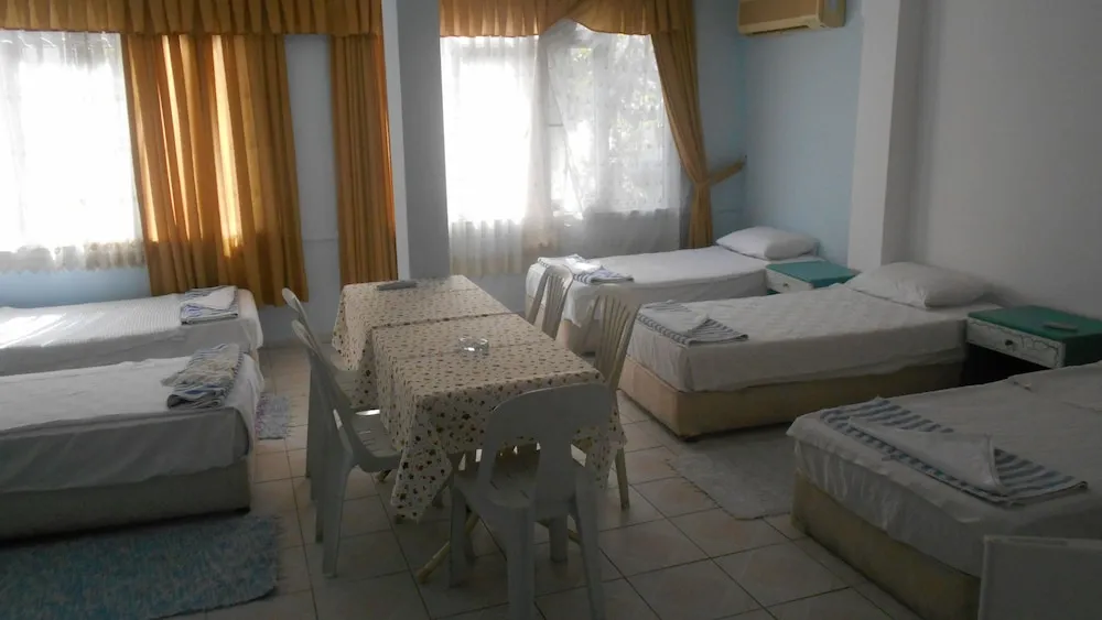Deluxe Dört Kişilik Oda