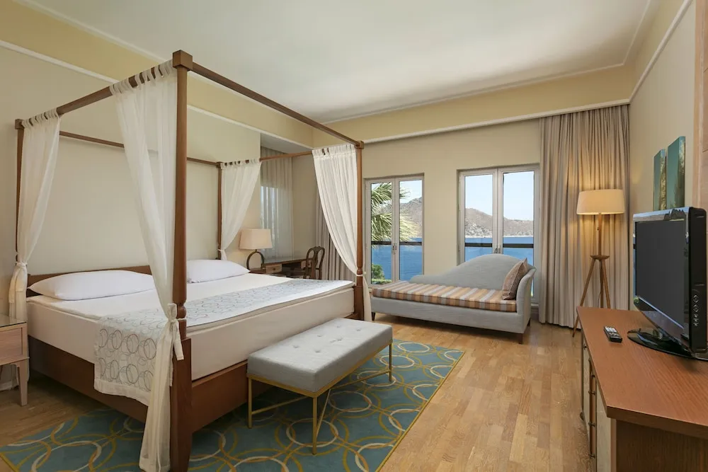 Premium Villa, 4 Yatak Odası, Havuz Kullanımı, Deniz Manzaralı