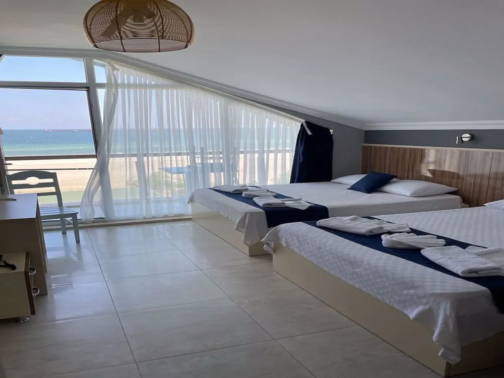 Deluxe Üç Kişilik Oda, Deniz Manzaralı