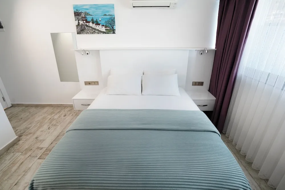 Romantic Tek Büyük Yataklı Oda