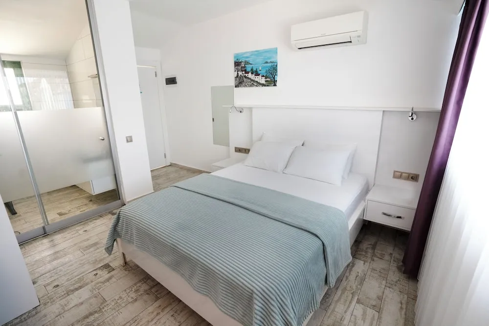 Romantic Tek Büyük Yataklı Oda