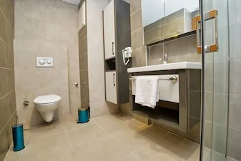 Evin Park Suit & Spa