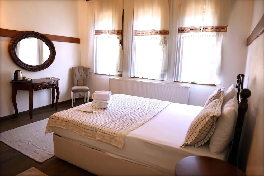 Luxury Tek Büyük Yataklı Oda