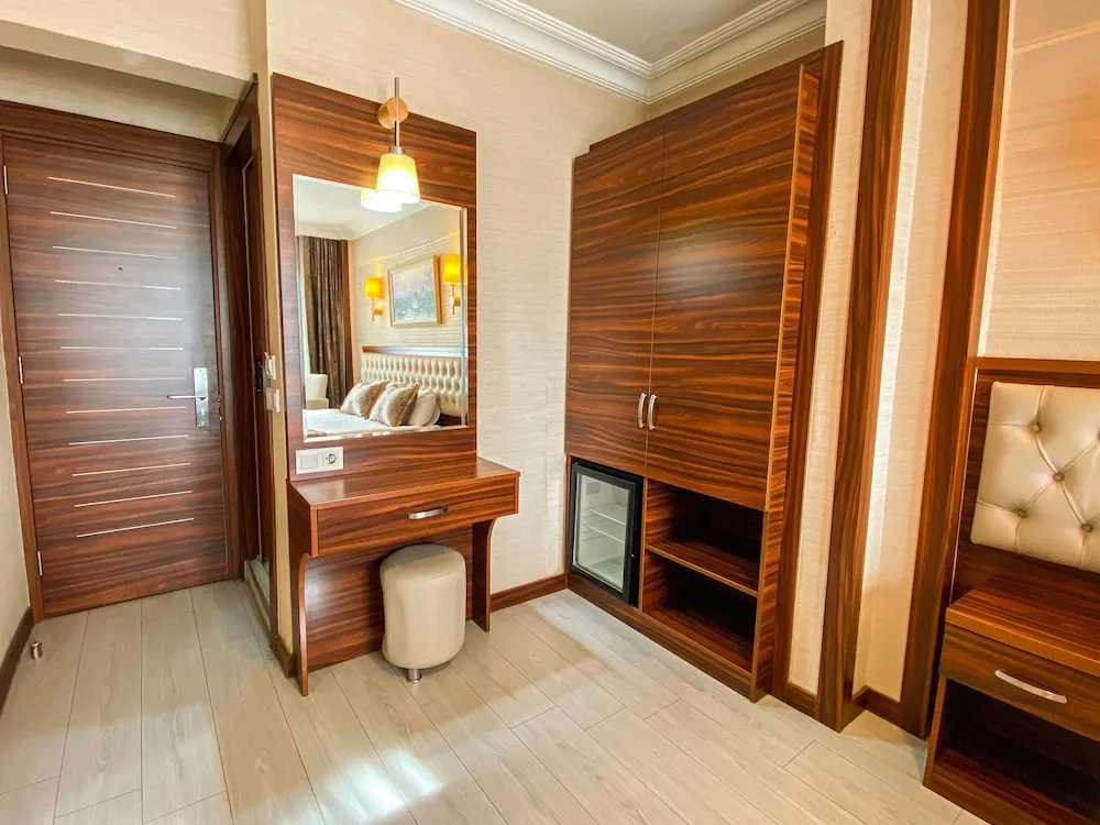 Tek Büyük Yataklı Oda